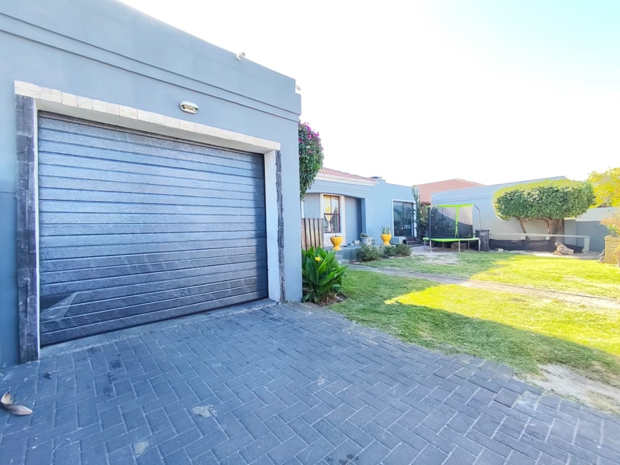 3 Bedroom Property for Sale in Steenberg Western Cape